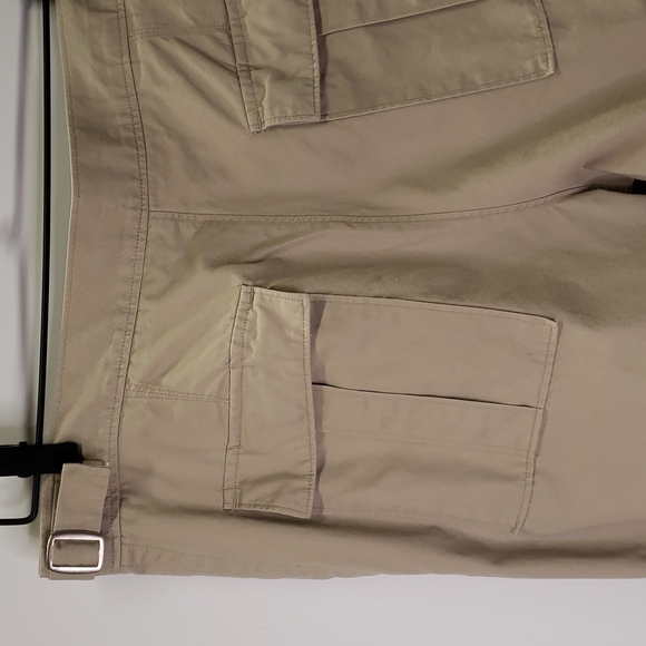 PERRY ELLIS size 33/32 khakies. E60 - Picture 2 of 8